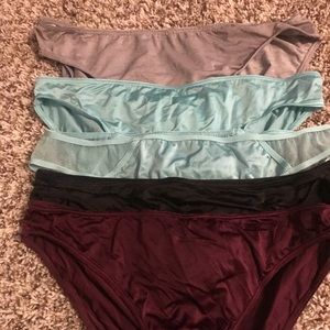 Victoria’s Secret bikini large 5 pairs!